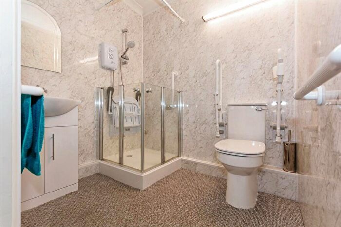 2 Bedroom Flat For Sale In Grange Road, Solihull, West Midlands, B91