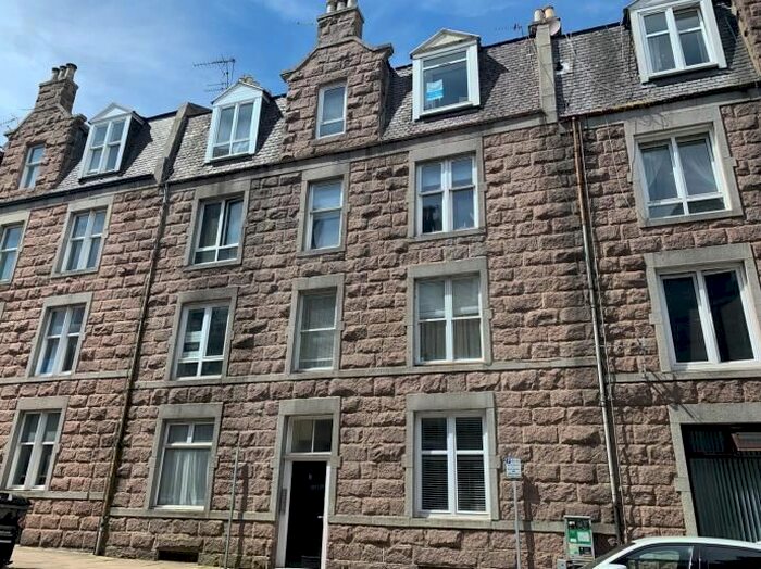 1 Bedroom Flat To Rent In Raeburn Place, Rosemount, Aberdeen, AB25