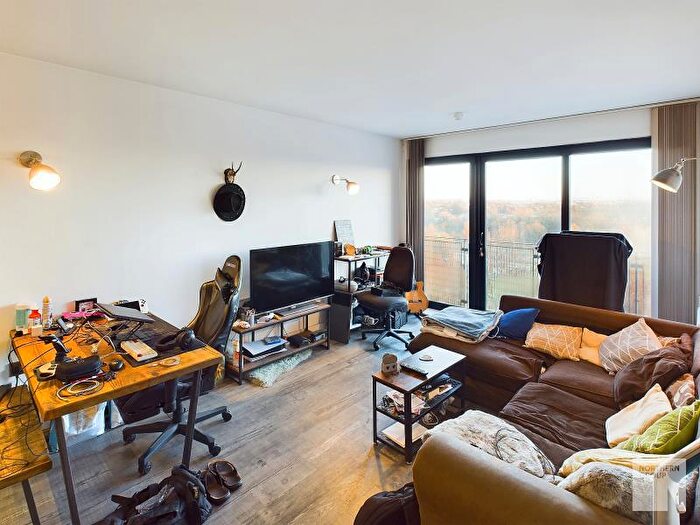 2 Bedroom Apartment To Rent In Advent House, M4