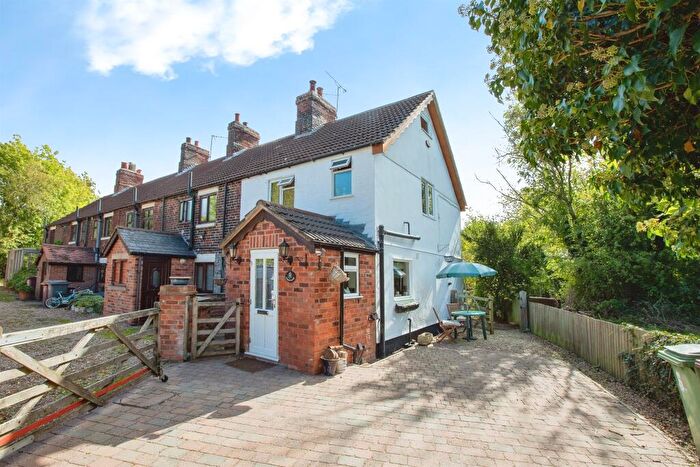 2 Bedroom Cottage For Sale In Doe Hill Lane, Tibshelf, Alfreton, DE55