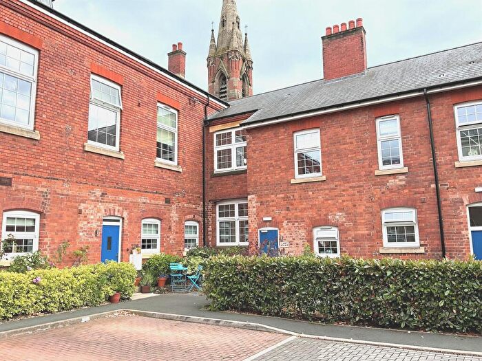 2 Bedroom Apartment For Sale In New Road, Stourbridge, DY8