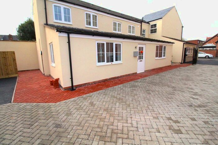 2 Bedroom Flat To Rent In Temple Street, Rugby, CV21