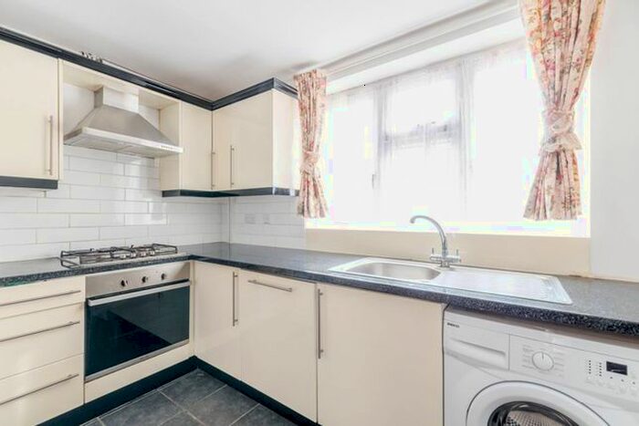 1 Bedroom Flat To Rent In Sycamore Avenue, South Ealing, London, W5