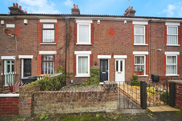 2 Bedroom Terraced House For Sale In Cross Street North, Dunstable, LU6