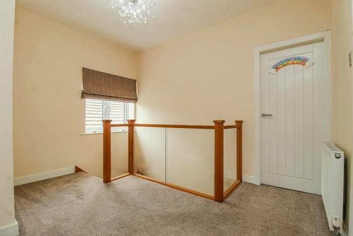 5 Bedroom Detached House For Sale In Partons Place, Lofthouse, Wakefield, WF3
