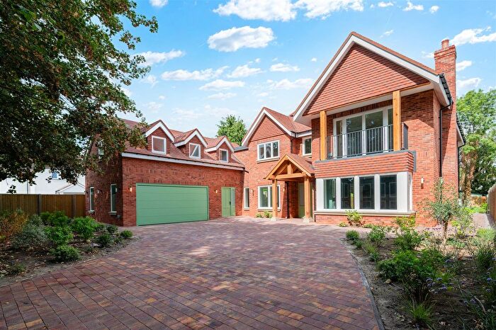 5 Bedroom Detached House For Sale In Condor Road, Laleham, TW18