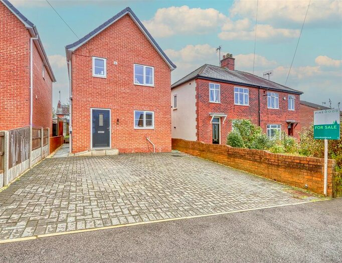 3 Bedroom Detached House For Sale In Cavendish Street North, Old Whittington, Chesterfield, Derbyshire, S41