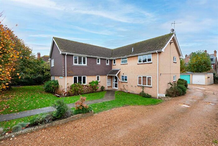 1 Bedroom Apartment For Sale In Richmond Avenue, Bognor Regis, PO21