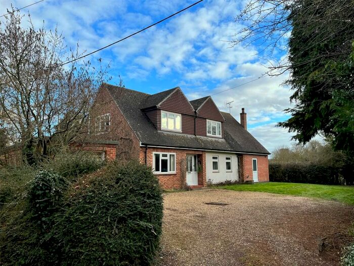 4 Bedroom Detached House For Sale In Pye Court, Willoughby, Warwickshire, CV23