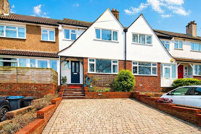 3 Bedroom Terraced House For Sale In Westleigh Avenue, Coulsdon, CR5