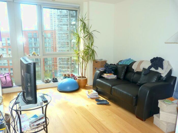 Studio To Rent In Ontario Tower, Docklands, E14