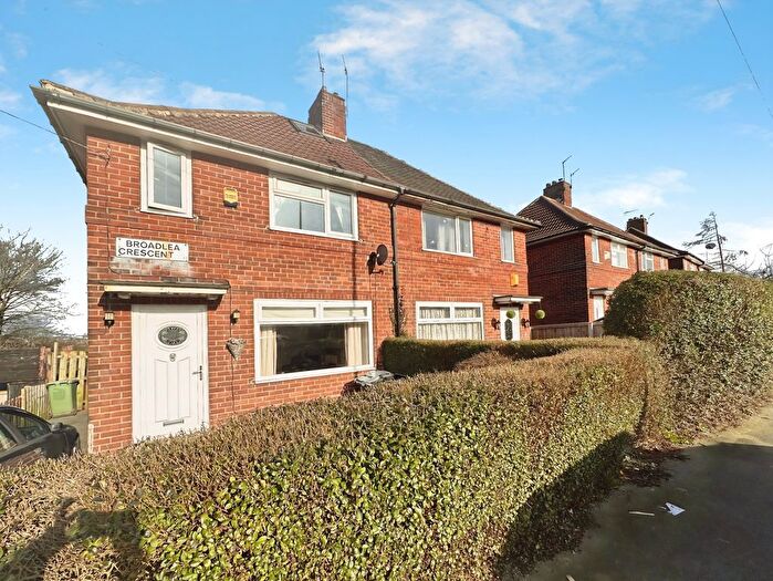 3 Bedroom Semi-Detached House For Sale In Broadlea Crescent, Leeds, LS13