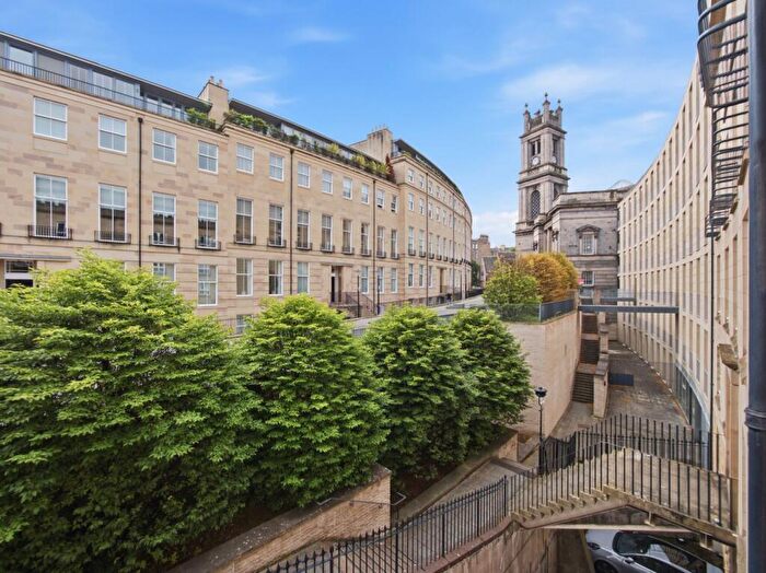 2 Bedroom Flat For Sale In / Fettes Row, New Town, Edinburgh, EH3