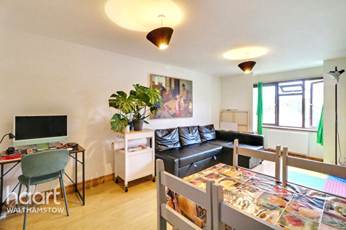 1 Bedroom Apartment For Sale In Teresa Mews, Walthamstow, E17