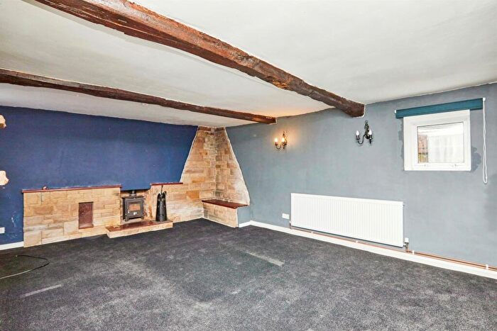 2 Bedroom Character Property For Sale In Roes Lane, Crich, Matlock, DE4