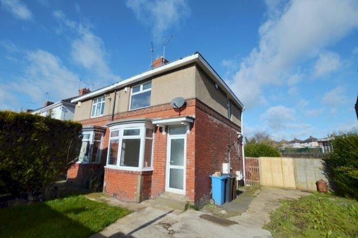 2 Bedroom Semi-Detached House To Rent In Hollinsend Road, Sheffield S12