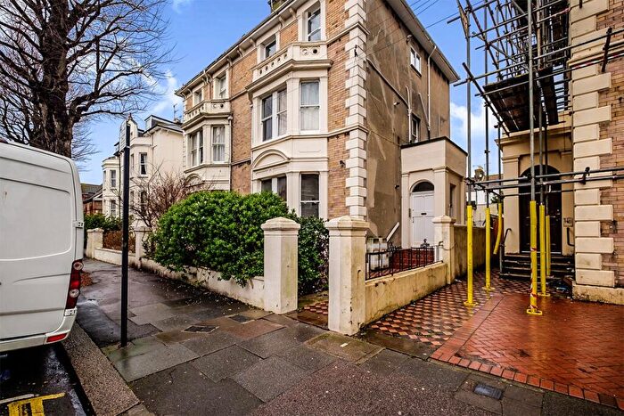 2 Bedroom Flat To Rent In Clarendon Villas, Hove, East Sussex, BN3