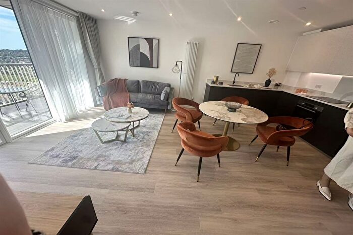 1 Bedroom Flat To Rent In Silverleaf House, Heartwood Boulevard, W3