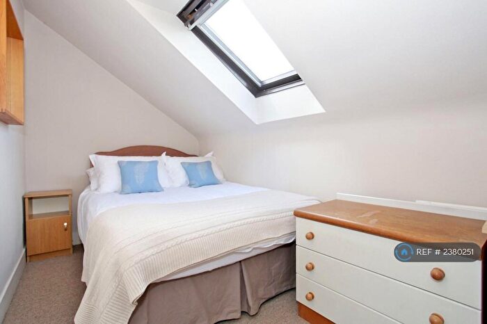 5 Bedroom Flat To Rent In Lilybank Place, Aberdeen, AB24