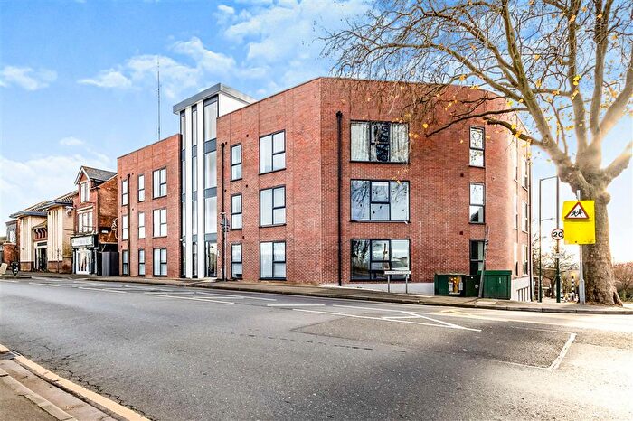 2 Bedroom Flat To Rent In Woodborough Road, Nottingham, NG3