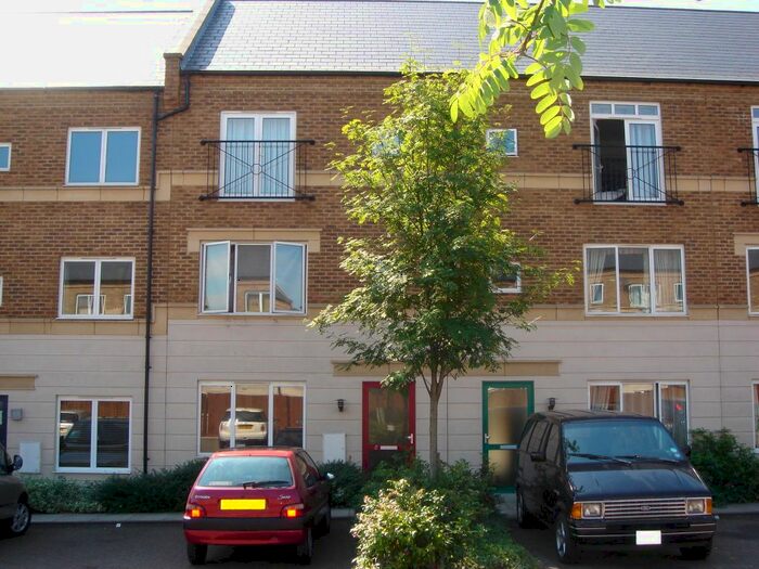 5 Bedroom Town House To Rent In Tollington Way, Freeman Court, Holloway, Islington, North London, N7