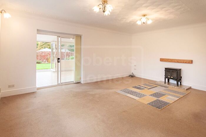 4 Bedroom Detached House For Sale In Station Road, Ystradgynlais, Swansea, West Glamorgan, SA9