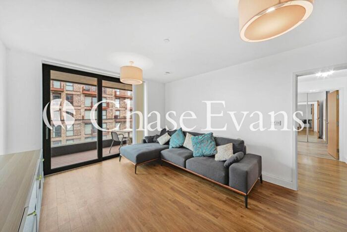 2 Bedroom Flat For Sale In Connaught Heights, Waterside Park, Agnes George Walk, Royal Docks, London, E16