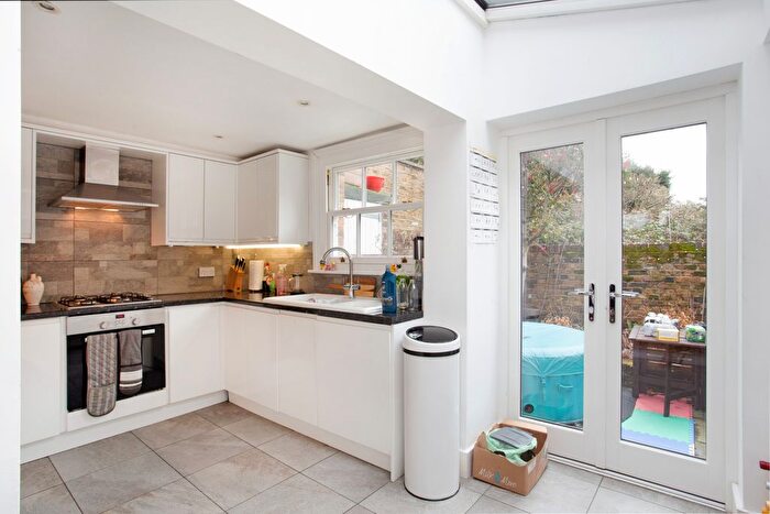 3 Bedroom Detached House To Rent In Evelyn Terrace, Richmond, TW9