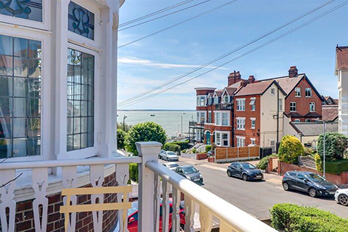 3 Bedroom Flat For Sale In Pembury Road, Westcliff-On-Sea, SS0