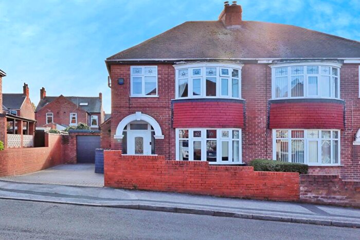 3 Bedroom Semi Detached House For Sale In Mount Avenue, Worksop, S81