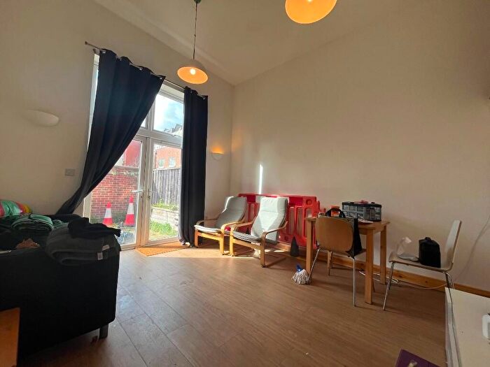 4 Bedroom Semi-Detached House To Rent In Brunswick Street, Bristol, BS2