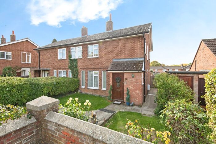 3 Bedroom Semi-Detached House For Sale In Thatchers End, Hitchin, Hertfordshire, SG4