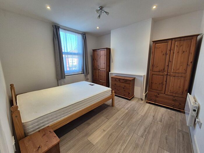 1 Bedroom Flat To Rent In Beatrice Avenue, London, SW16