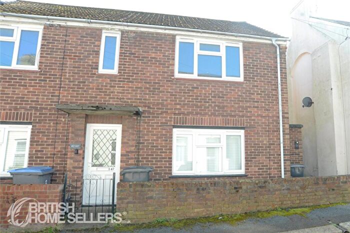 2 Bedroom Apartment For Sale In Dickson Road, Dover, Kent, CT17