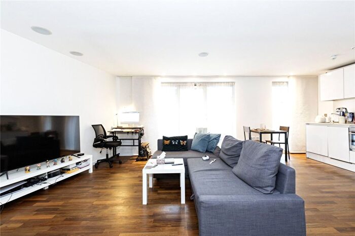 1 Bedroom Flat To Rent In Islington On The Green, A Islington Green, Islington, London, N1