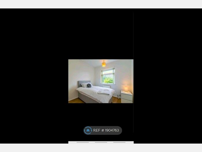 3 Bedroom Semi-Detached House To Rent In Wollaton Vale, Nottingham, NG8