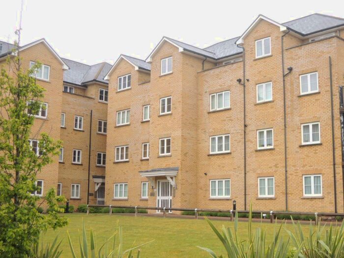 2 Bedroom Flat To Rent In Clarendon Way, Colchester, CO1