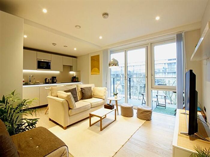 2 Bedroom Flat To Rent In The Merchant Building, Wharf Road, London, N1