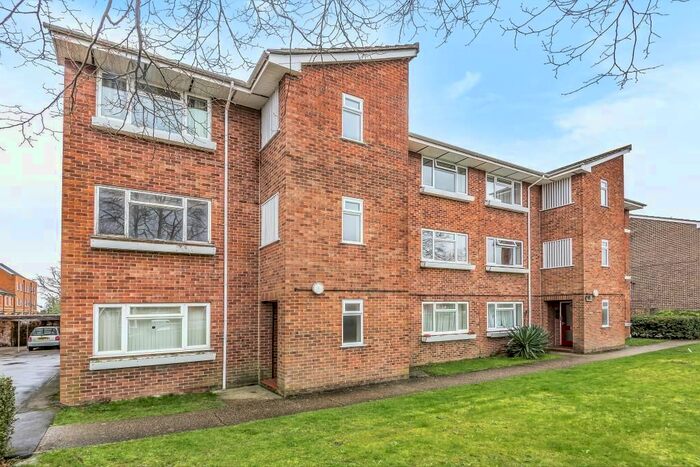 1 Bedroom Flat To Rent In Newbury, Berkshire, RG14