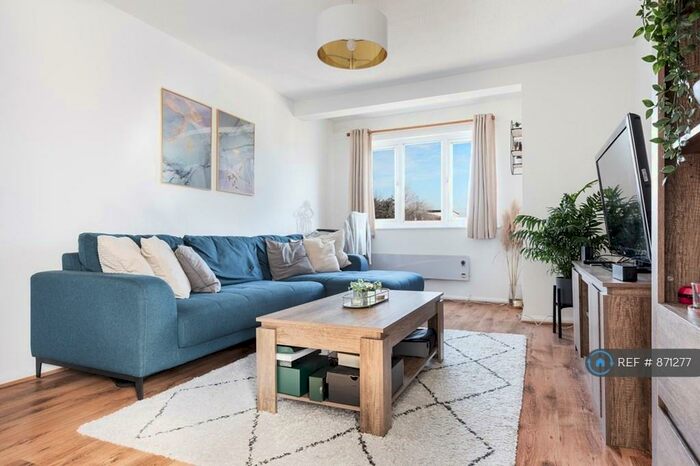 1 Bedroom Flat To Rent In Jade Close, London, E16