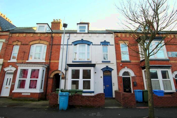 2 Bedroom Flat To Rent In Marshall Avenue, Bridlington, YO15