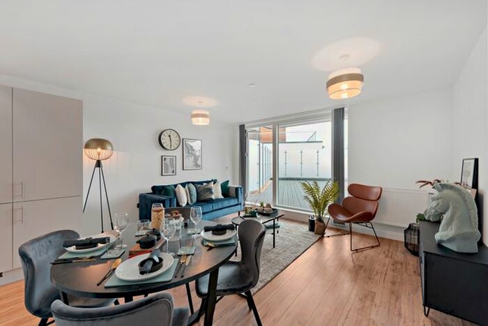 2 Bedroom Flat To Rent In Blyth Road, Hayes UB3