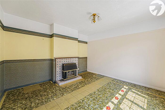 3 Bedroom Terraced House For Sale In Bevis Close, Dartford, Kent, DA2