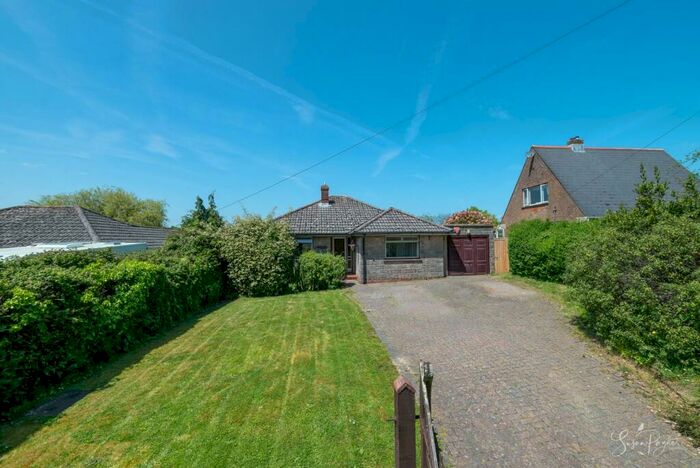 3 Bedroom Detached Bungalow For Sale In Main Road, Havenstreet, PO33