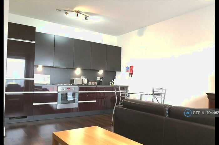 2 Bedroom Flat To Rent In Alencon Link, Basingstoke, RG21