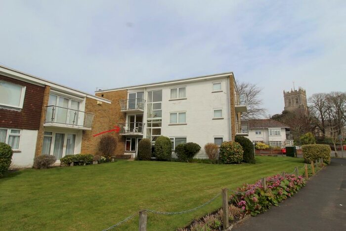 2 Bedroom Flat To Rent In Princes Avenue, Christchurch, BH23