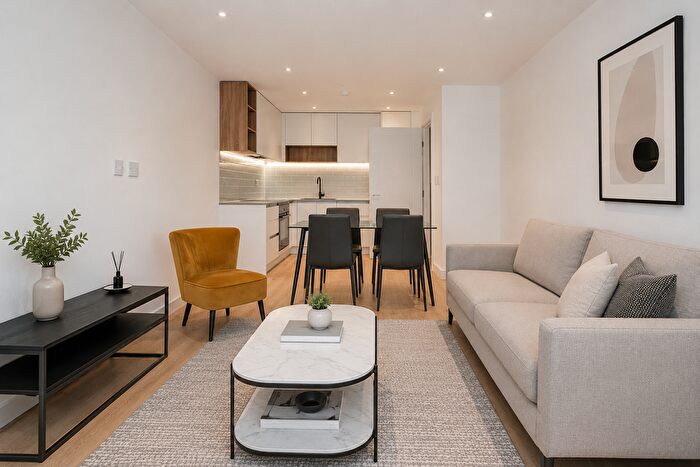 1 Bedroom Flat To Rent In Beaufort Square, London, NW9