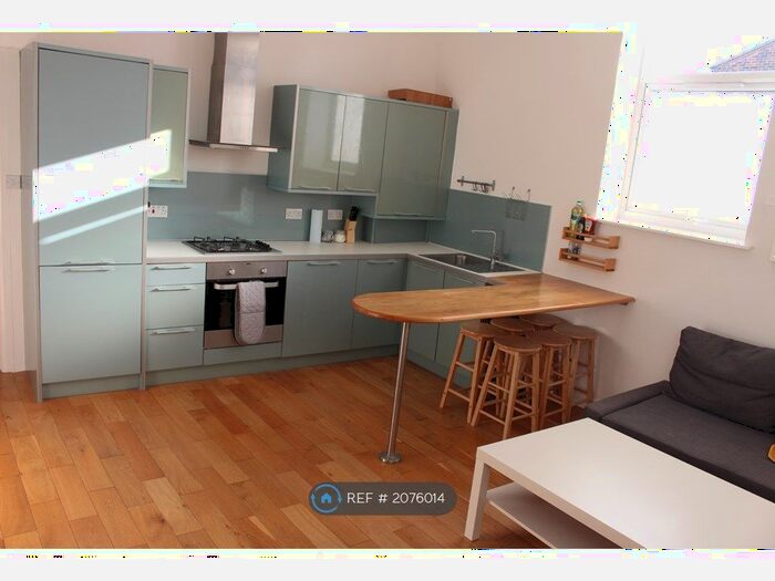 2 Bedroom Flat To Rent In East Point, London, E10