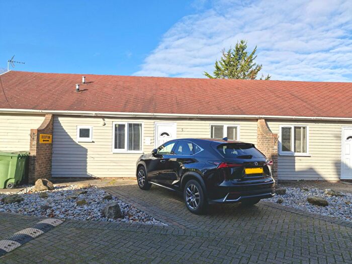 1 Bedroom Flat To Rent In Amp;J Motel, Flimwell, Wadhurst, TN5