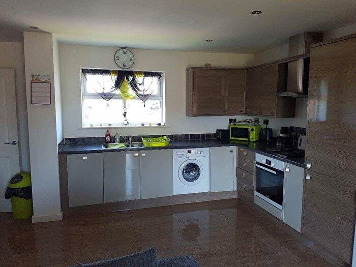 2 Bedroom Flat To Rent In Crookesbroom Lane, Hatfield, Doncaster, DN7